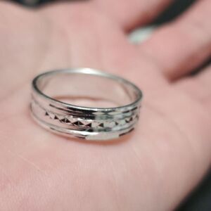 White gold plated etched ring Size 10 Band Wedding Engagement